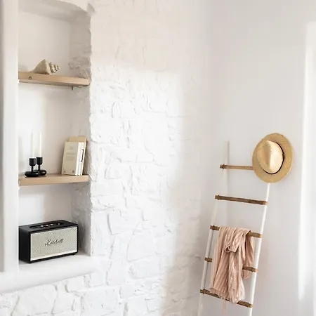 Lydia With Stunning View, By Red Windmill Villa