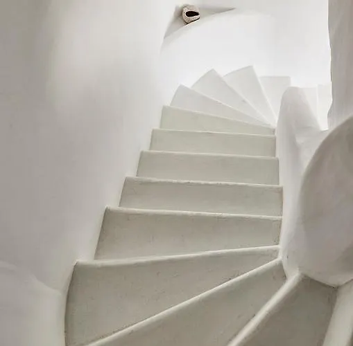 Lydia With Stunning View, By Red Windmill * Καλαφάτη