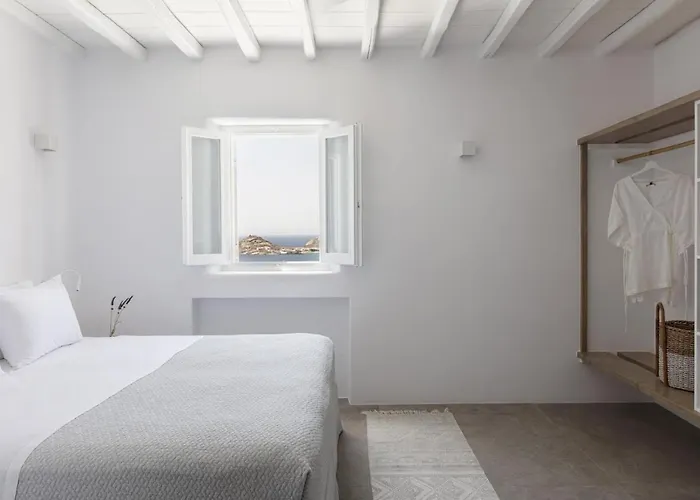 Lydia With Stunning View, By Red Windmill * Καλαφάτη