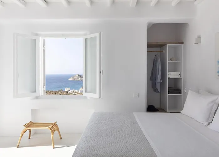 Lydia With Stunning View, By Red Windmill * Καλαφάτη